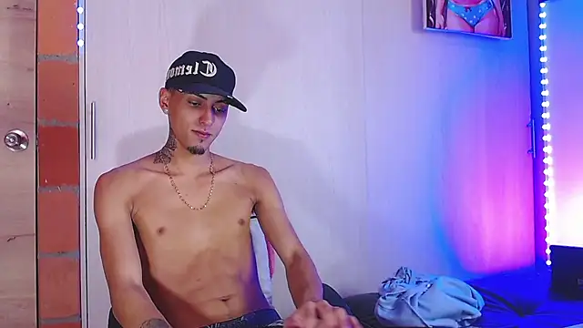 Liam lee online show from 11-22-25, 04:28