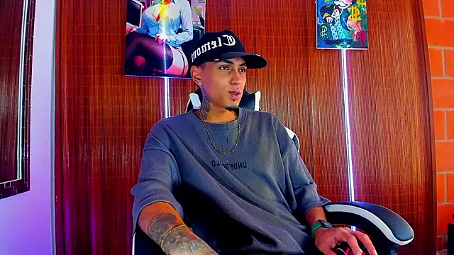 Liam lee online show from 02-08-26, 06:16