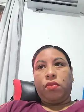 Snapshot of Francesca_ferrari chatting on 06-26-26, 09:09 Francesca ferrari online show from 06-26-26, 09:09