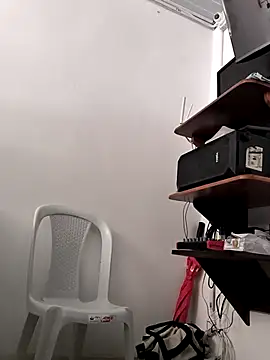 Francesca ferrari online show from 04-17-26, 08:33