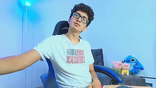 Snapshot of TylerWhite_ chatting on 09-20-25, 05:12 TylerWhite online show from 09-20-25, 05:12