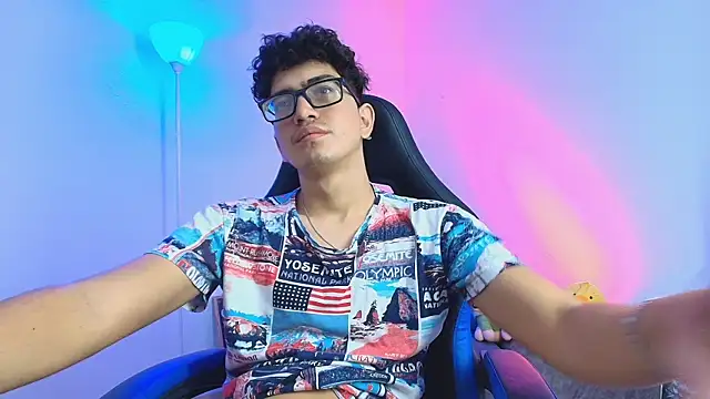 TylerWhite  online show from 12-18-25, 06:40