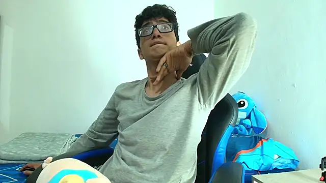 Snapshot of TylerWhite_ chatting on 03-18-25, 11:42 TylerWhite online show from 03-18-25, 11:42