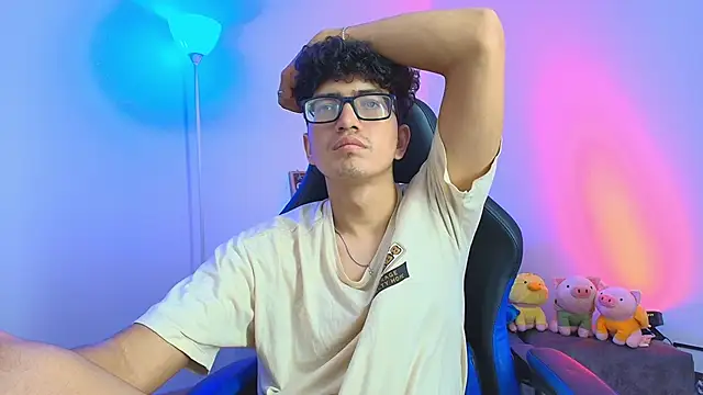 TylerWhite  online show from 01-06-26, 03:43