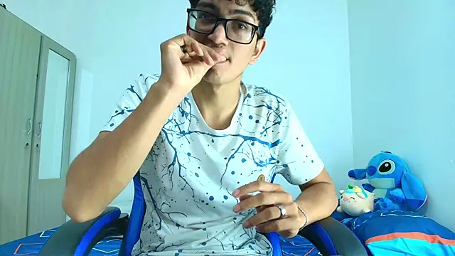 Snapshot of TylerWhite_ chatting on 03-22-25, 03:20 TylerWhite online show from 03-22-25, 03:20