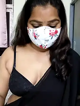 Snapshot of Lovely-Rose143 chatting on 12-24-24, 04:30 Lovely-Rose143 online show from 12-24-24, 04:30