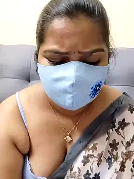 Snapshot of Lovely-Rose143 chatting on 01-04-25, 05:47 Lovely-Rose143 online show from 01-04-25, 05:47