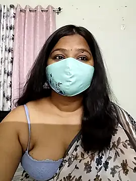 Snapshot of Lovely-Rose143 chatting on 03-05-25, 01:28 Lovely-Rose143 online show from 03-05-25, 01:28