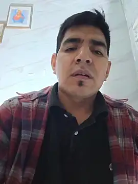 latino17 online show from 11-16-25, 07:24