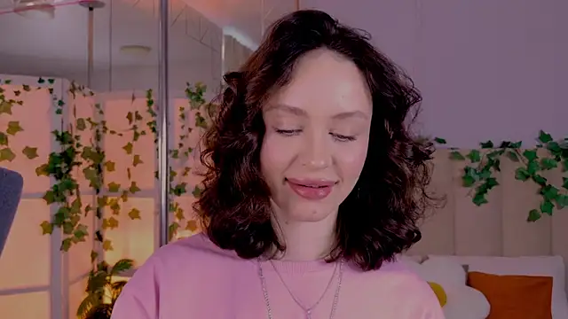 Snapshot of Meow_Nancy chatting on 06-16-26, 05:07 Meow Nancy online show from 06-16-26, 05:07