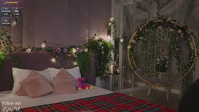 Meow Nancy online show from 02-18-25, 05:20