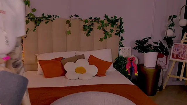 Snapshot of Meow_Nancy chatting on 06-15-26, 05:07 Meow Nancy online show from 06-15-26, 05:07