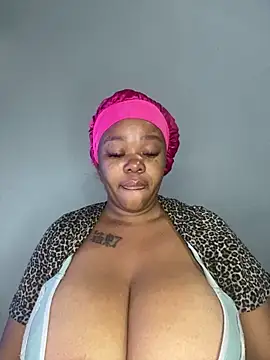 Mandy-101 online show from 10-28-25, 05:08