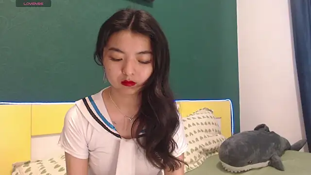 Snapshot of Shy_Kira chatting on 06-12-26, 08:45 Shy Kira online show from 06-12-26, 08:45