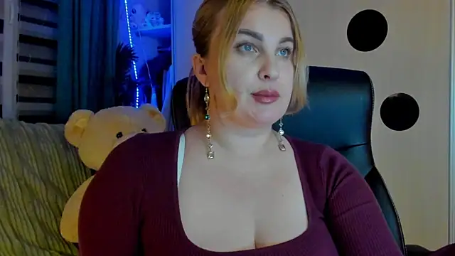 CoraSwon online show from 03-26-26, 05:55