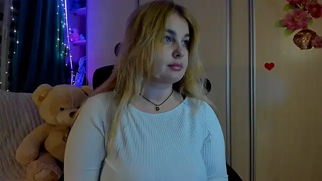 CoraSwon online show from 03-20-26, 07:15