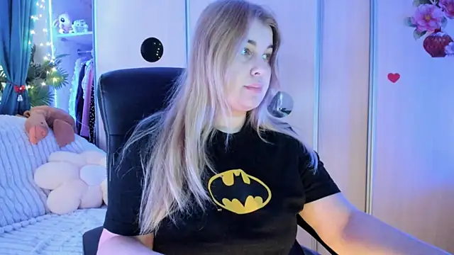 CoraSwon online show from 02-07-26, 05:59