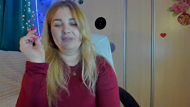 CoraSwon online show from 03-15-26, 06:04