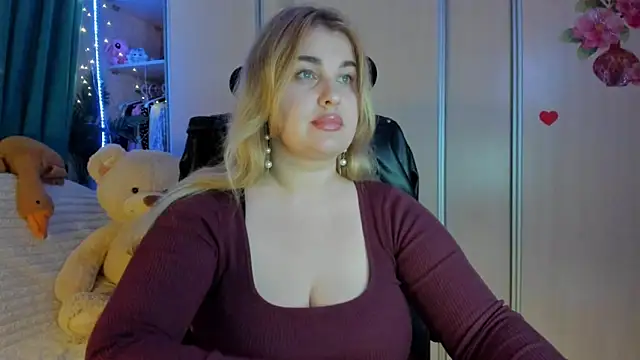 CoraSwon online show from 03-04-26, 05:31