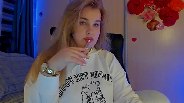 CoraSwon online show from 11-12-25, 04:55