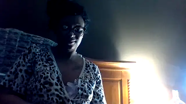 Snapshot of KLoveeee chatting on 01-12-25, 08:57 KLoveeee online show from 01-12-25, 08:57