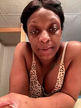Snapshot of KLoveeee chatting on 11-23-25, 07:07 KLoveeee online show from 11-23-25, 07:07