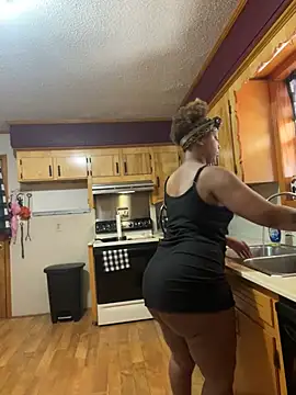 Snapshot of KLoveeee chatting on 03-12-25, 05:38 KLoveeee online show from 03-12-25, 05:38