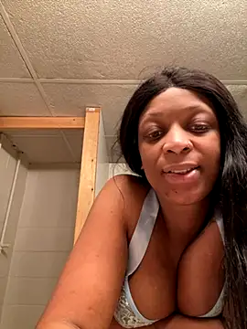 Snapshot of KLoveeee chatting on 11-22-25, 06:01 KLoveeee online show from 11-22-25, 06:01