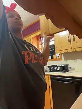 Snapshot of KLoveeee chatting on 01-23-25, 06:56 KLoveeee online show from 01-23-25, 06:56