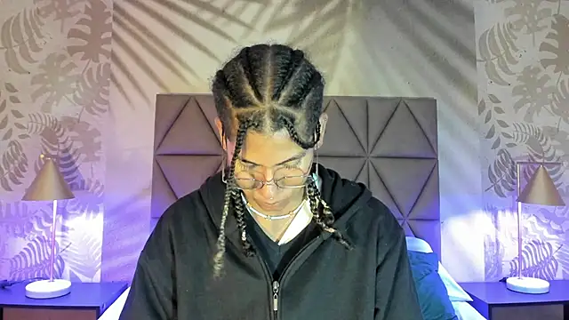 Snapshot of Maxim-Walker chatting on 11-13-25, 02:59 Maxim-Walker online show from 11-13-25, 02:59