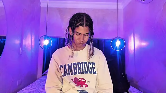 Snapshot of Maxim-Walker chatting on 11-26-25, 03:06 Maxim-Walker online show from 11-26-25, 03:06