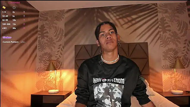 Snapshot of Maxim-Walker chatting on 11-11-25, 03:01 Maxim-Walker online show from 11-11-25, 03:01