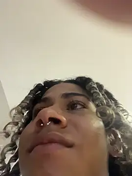 Snapshot of Maxim-Walker chatting on 12-02-25, 02:45 Maxim-Walker online show from 12-02-25, 02:45