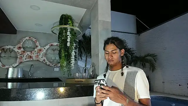 Snapshot of Maxim-Walker chatting on 11-07-25, 03:22 Maxim-Walker online show from 11-07-25, 03:22