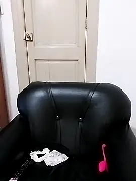 Snapshot of littlebrunett chatting on 03-12-25, 12:15 littlebrunett online show from 03-12-25, 12:15