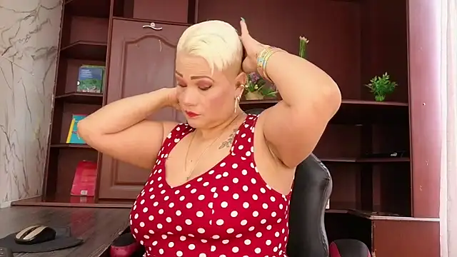 GianellaCox  online show from 12-04-25, 03:00