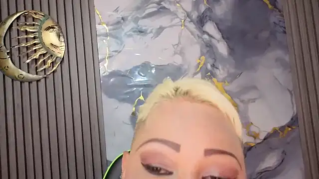 GianellaCox  online show from 04-08-26, 11:55