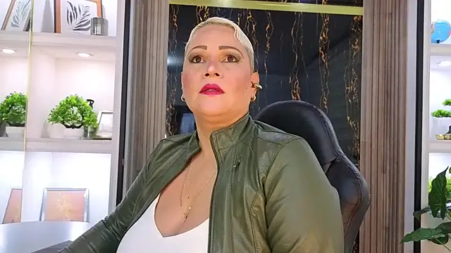 GianellaCox  online show from 11-01-25, 01:05