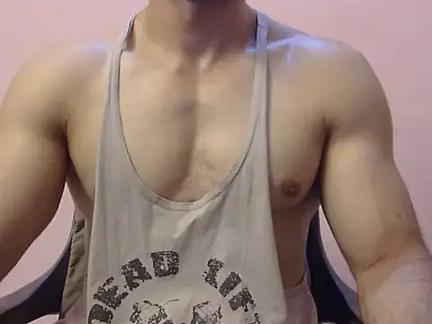 Snapshot of heman_2 chatting on 06-20-26, 01:32 heman 2 online show from 06-20-26, 01:32