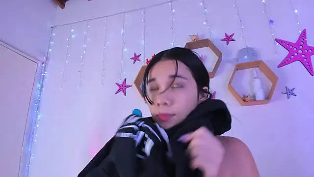 Emiily Parkerr online show from 10-11-25, 03:29