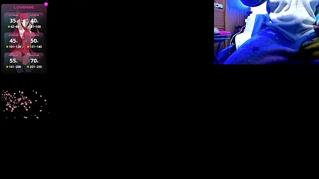 Snapshot of HollyDominic chatting on 10-25-25, 10:25 HollyDominic online show from 10-25-25, 10:25