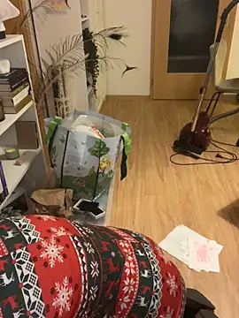 Off  Melonenmandy online show from 11-30-25, 05:14