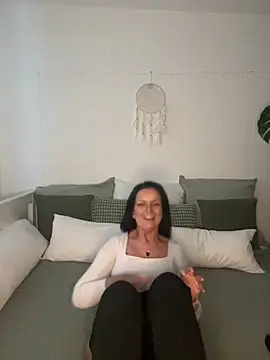 Snapshot of Off__Melonenmandy chatting on 04-14-26, 05:29 Off Melonenmandy online show from 04-14-26, 05:29