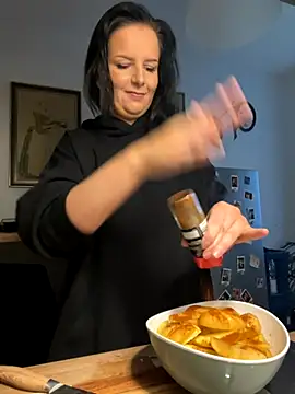 Snapshot of Off__Melonenmandy chatting on 10-08-25, 03:46 Off Melonenmandy online show from 10-08-25, 03:46