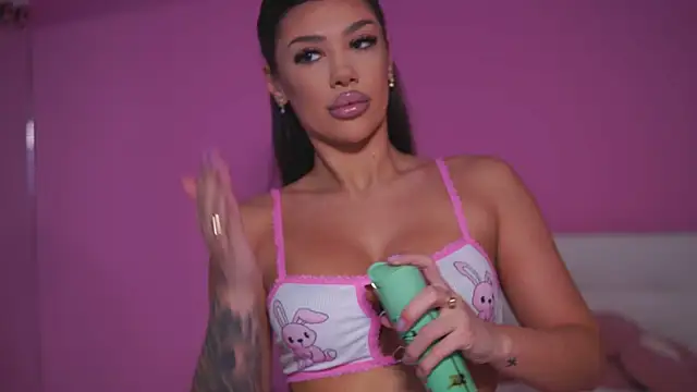 Snapshot of NatyDesiree chatting on 02-27-25, 05:07 NatyDesiree online show from 02-27-25, 05:07