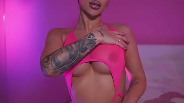 Snapshot of NatyDesiree chatting on 03-06-25, 05:14 NatyDesiree online show from 03-06-25, 05:14