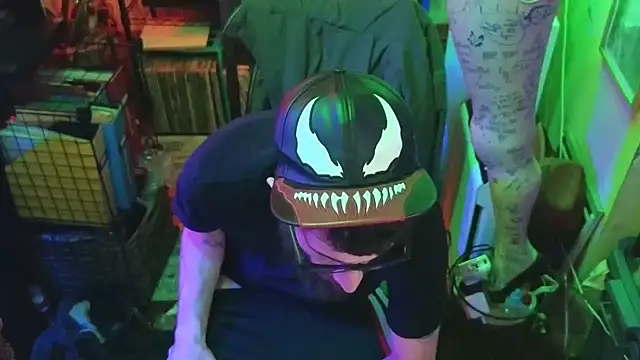 pantslesstraveler plt online show from 01-30-25, 12:50