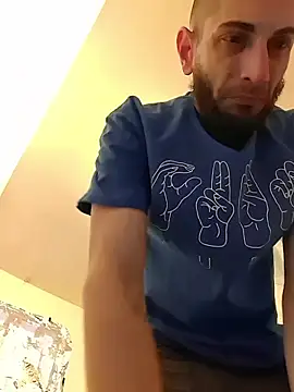 pantslesstraveler plt online show from 01-07-26, 07:41