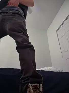 pantslesstraveler plt online show from 02-23-26, 07:58