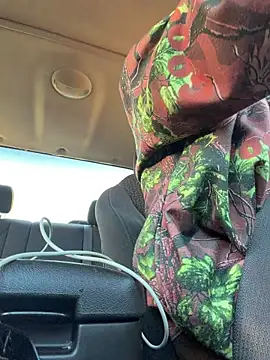 pantslesstraveler plt online show from 12-21-25, 09:37